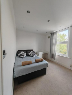 super 3 bedroom in London